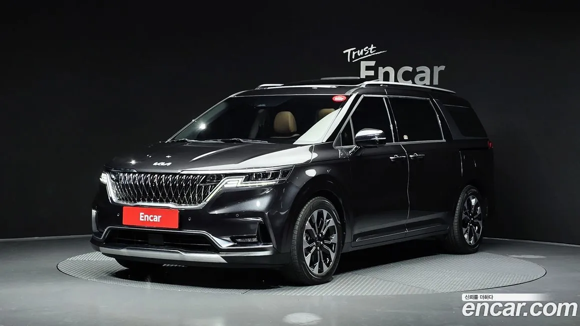 Kia Carnival — фото 1