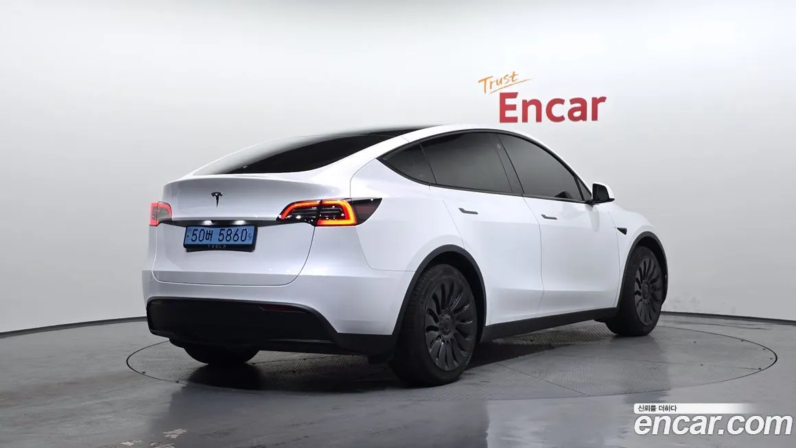 Tesla Model Y 2024 из KR, фото 2