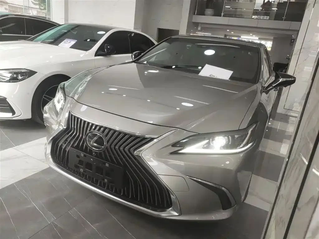 Lexus ES 2021 из CN, фото 1