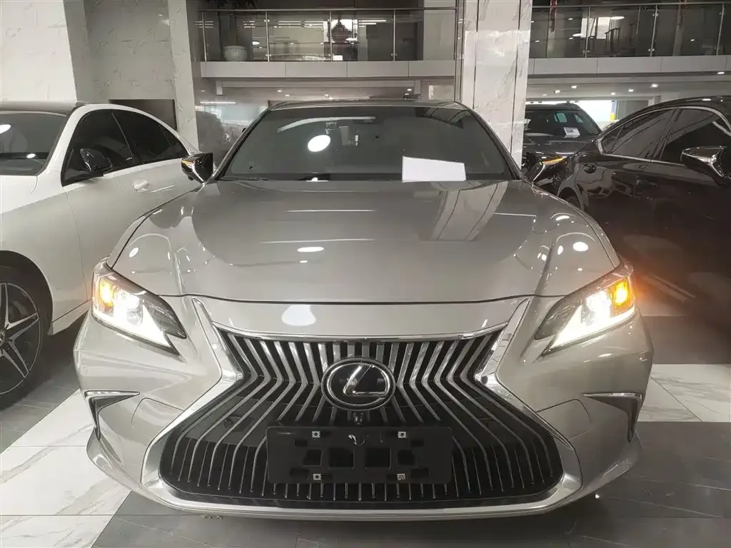 Lexus ES 2021 из CN, фото 3