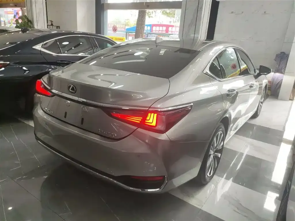 Lexus ES 2021 из CN, фото 7