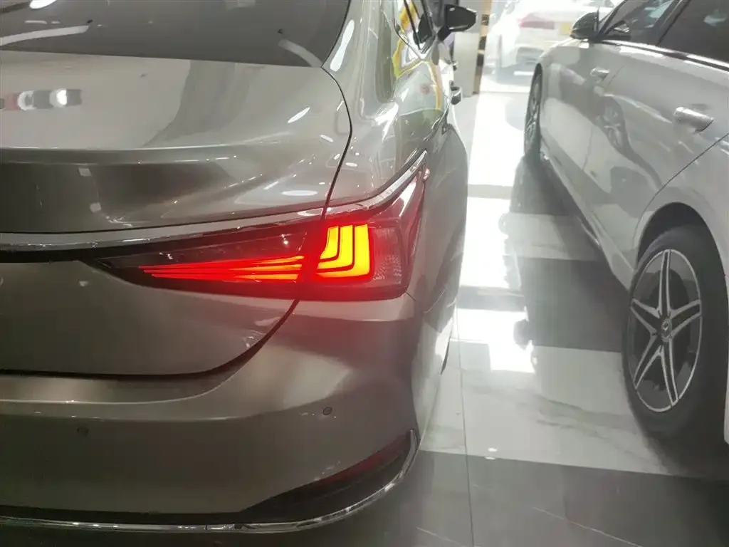 Lexus ES 2021 из CN, фото 8