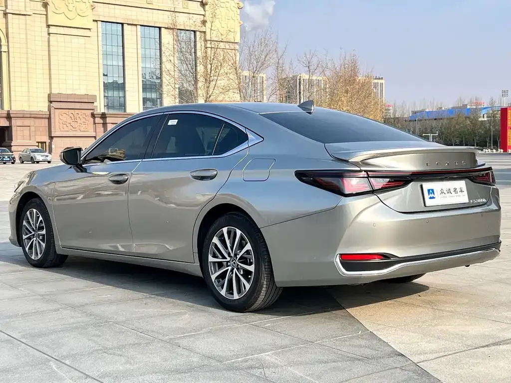 Lexus ES — фото 9