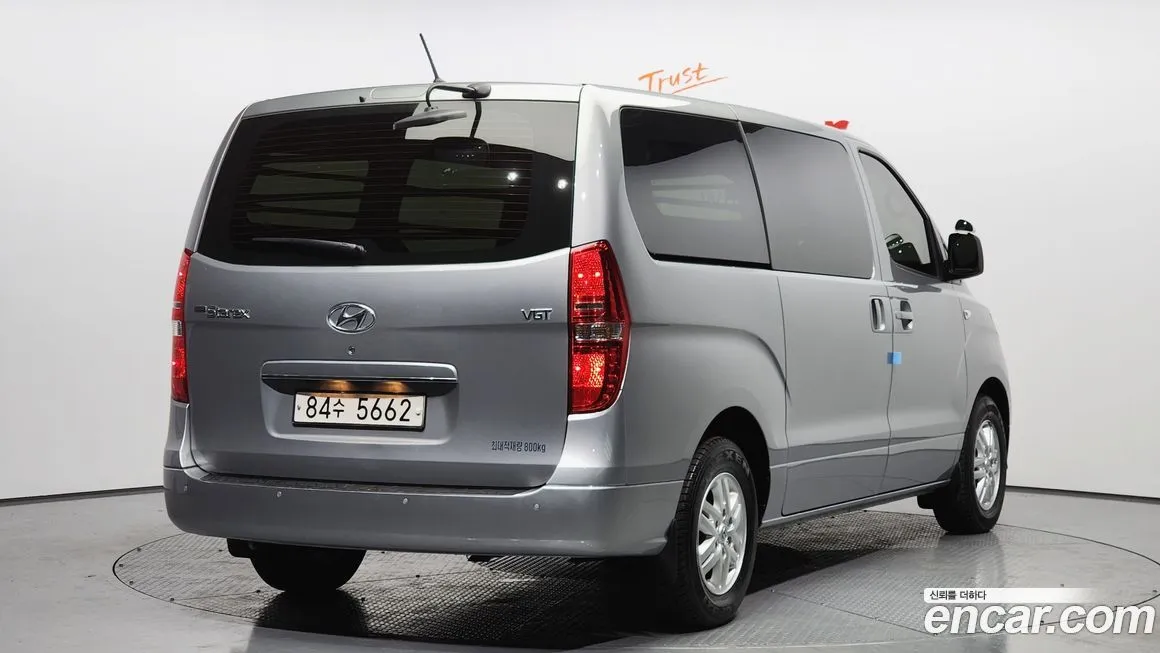 Hyundai Starex — фото 2