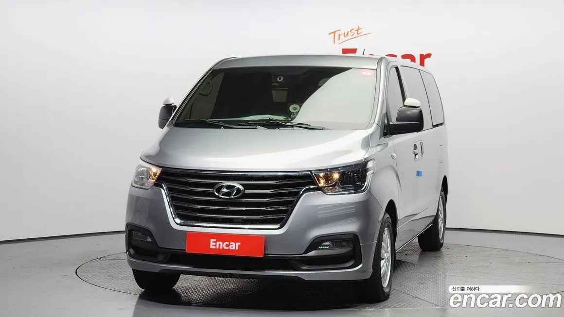 Hyundai Starex — фото 3