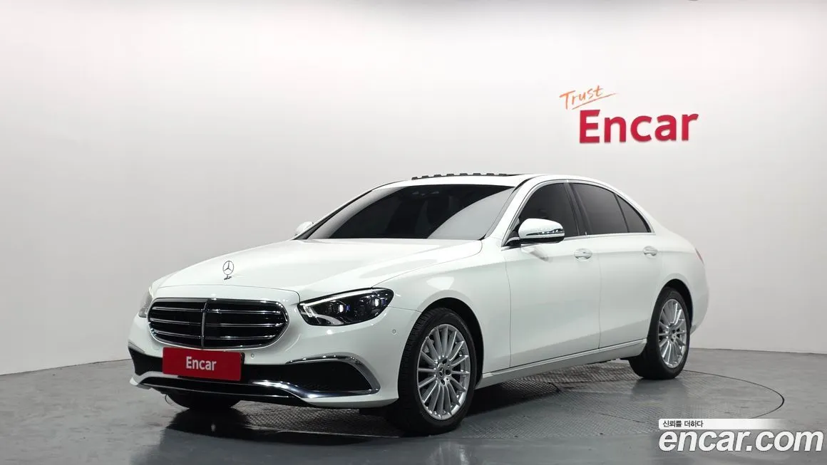 Mercedes-Benz E-Class — фото 1