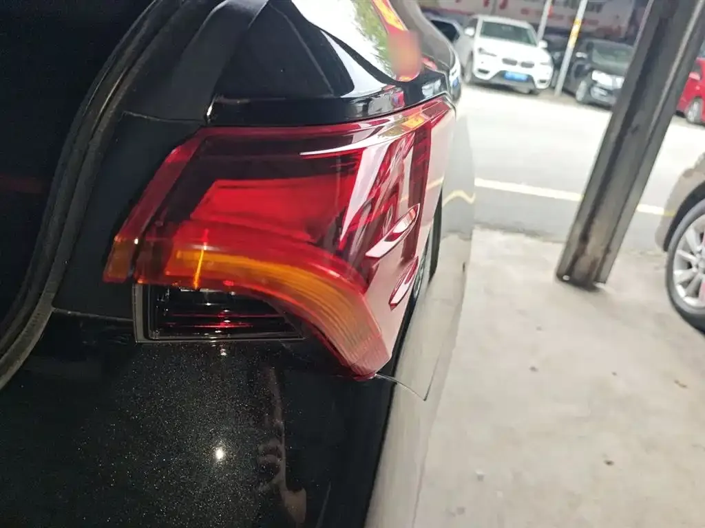 Toyota Avalon 2021 из CN, фото 8
