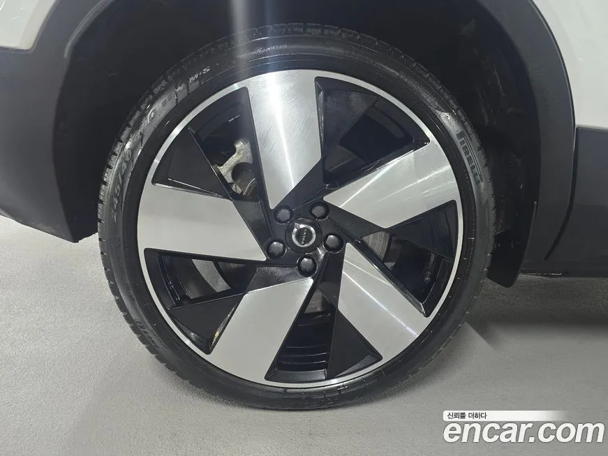 Volvo XC40 2024 из KR, фото 5