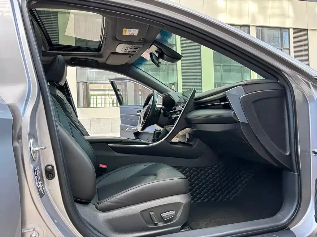 Toyota Avalon 2021 из CN, фото 10