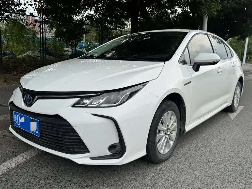 Toyota Corolla 2023 из CN, фото 1