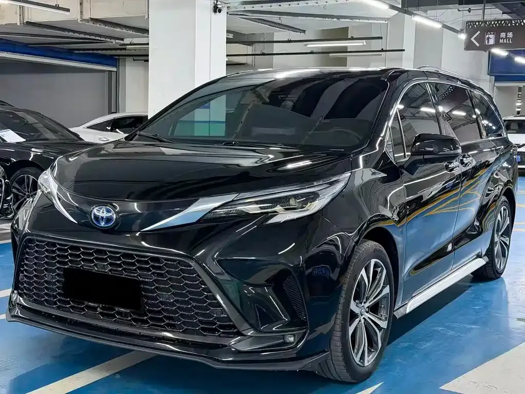 Toyota Granvia 2023 из CN, фото 2