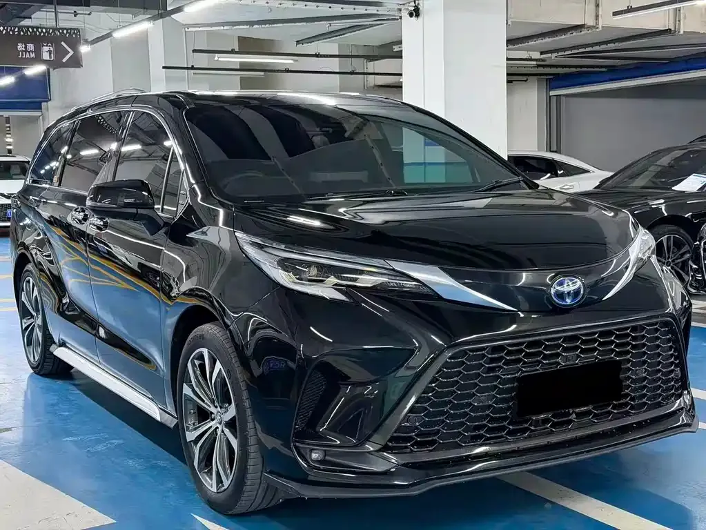 Toyota Granvia 2023 из CN, фото 3