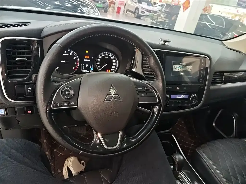 Mitsubishi Outlander 2023 из CN, фото 10