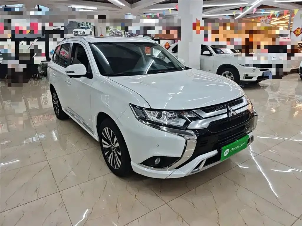 Mitsubishi Outlander 2023 из CN, фото 4