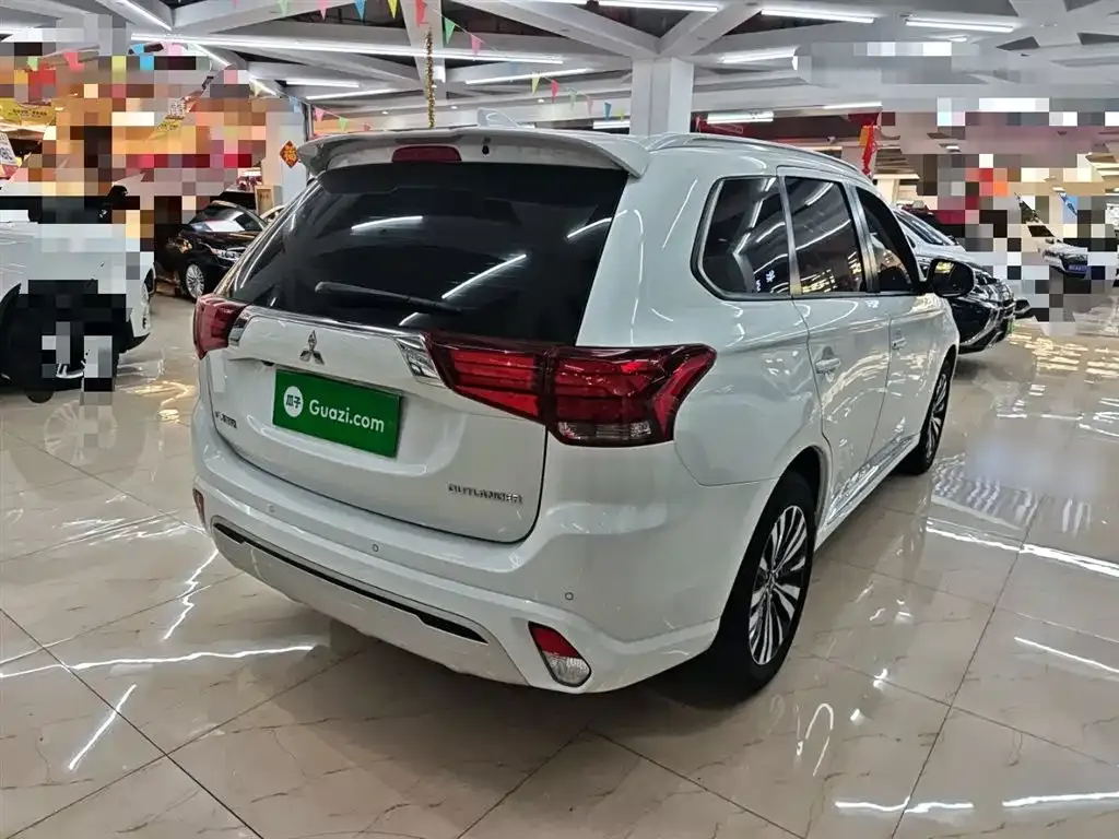 Mitsubishi Outlander 2023 из CN, фото 7