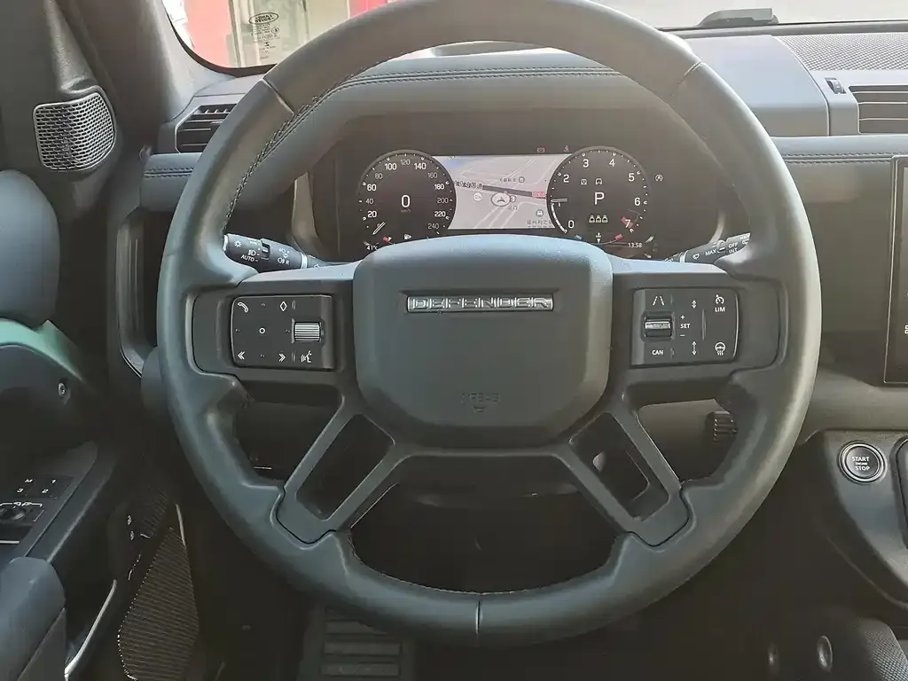 Land Rover Defender — фото 10