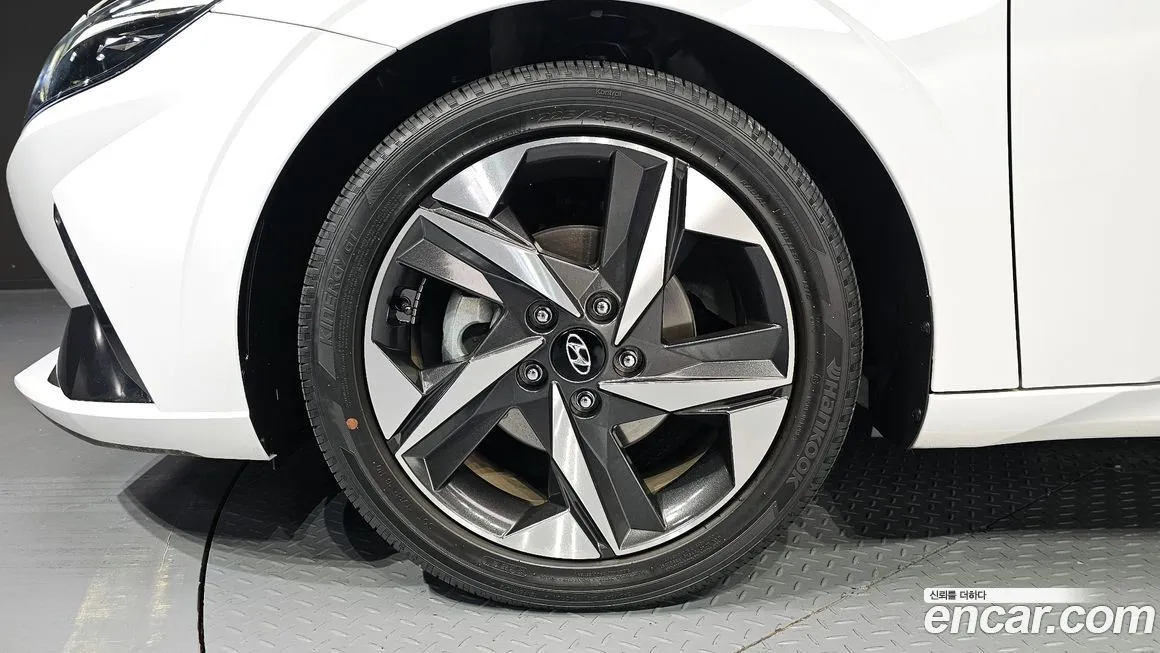 Hyundai AVANTE — фото 5