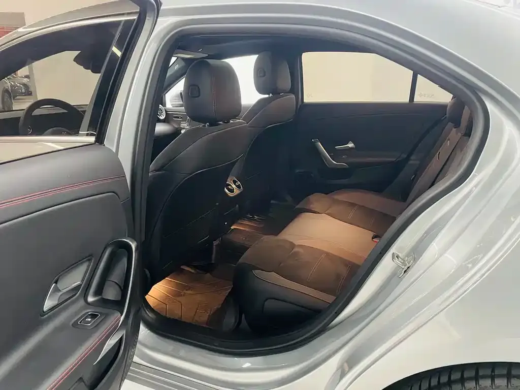 Mercedes-Benz A-Class 2024 из CN, фото 7