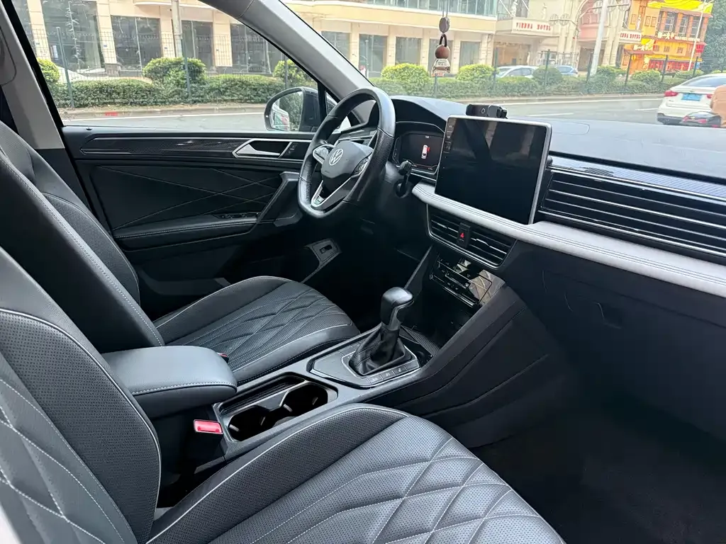 Volkswagen Tiguan L 2022 из CN, фото 10