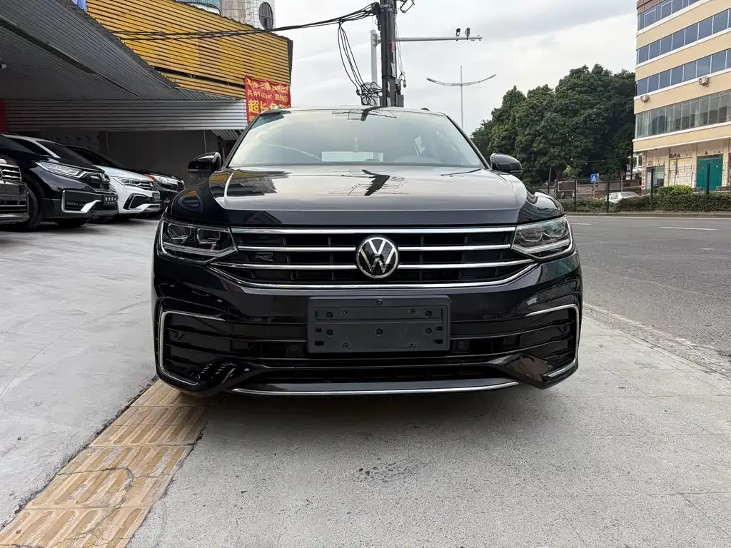 Volkswagen Tiguan L 2022 из CN, фото 2