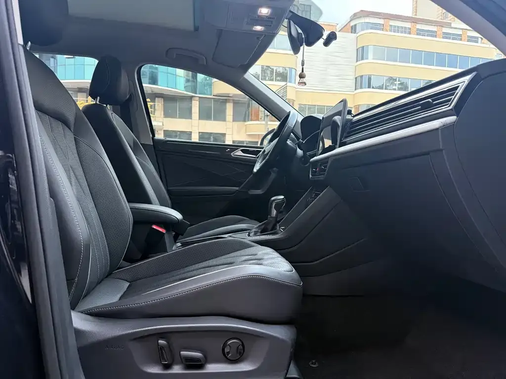Volkswagen Tiguan L 2022 из CN, фото 9