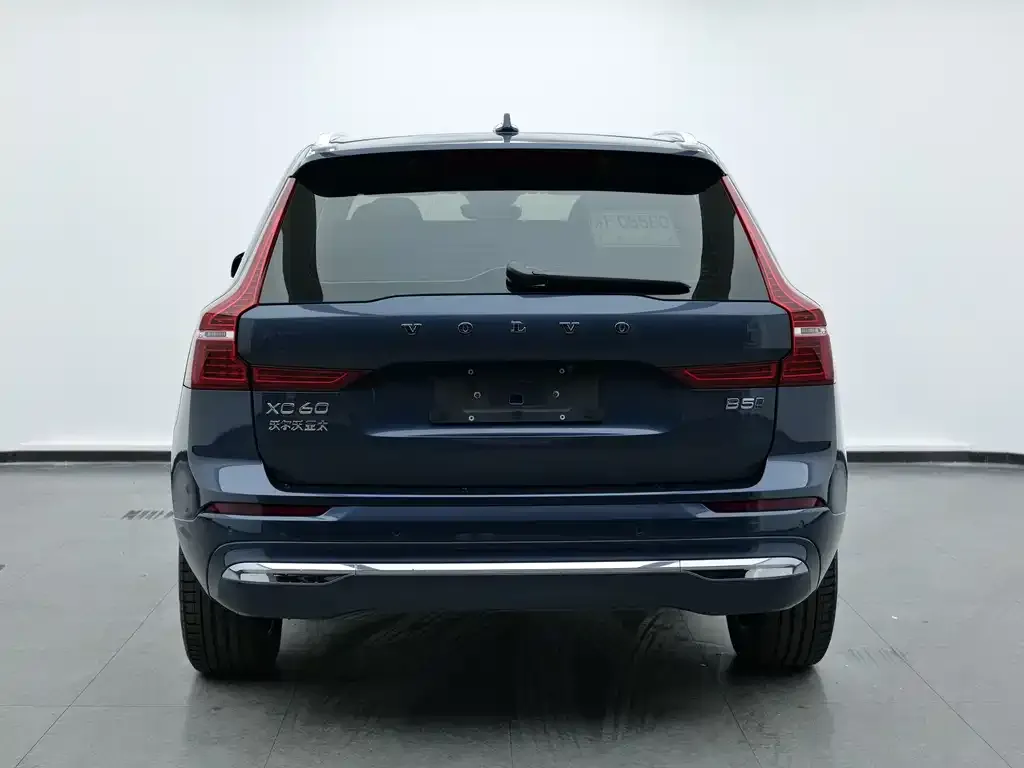 Volvo XC60 — фото 5