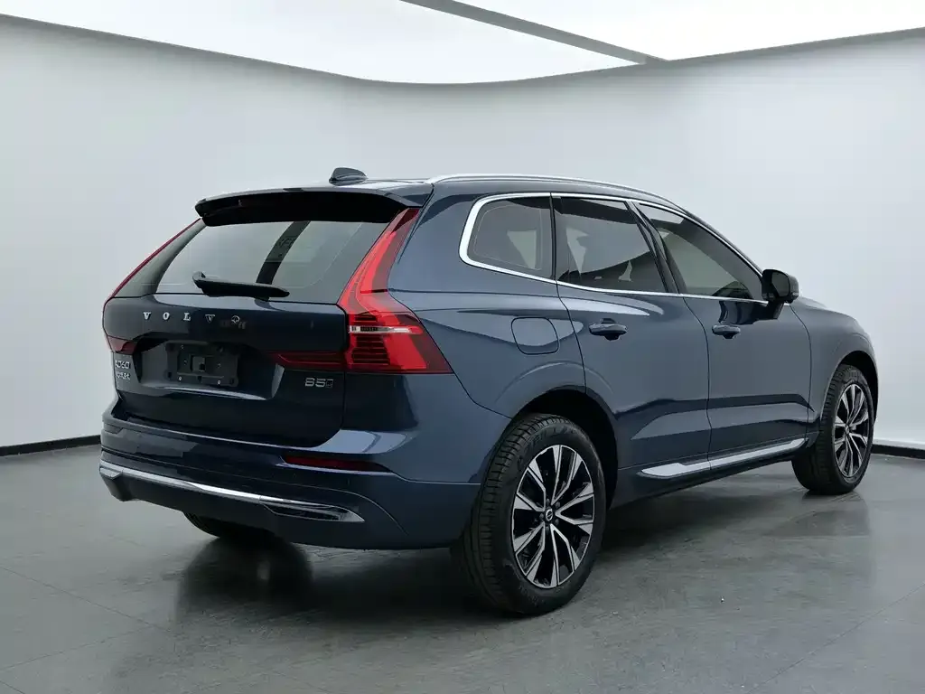 Volvo XC60 — фото 6