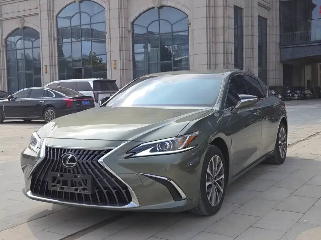 Lexus ES 2023 из CN, фото 1