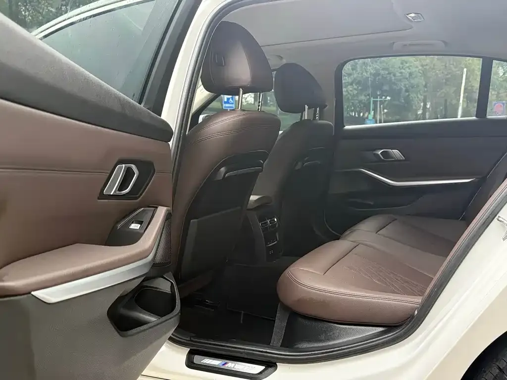 BMW 3 Series 2022 из CN, фото 5