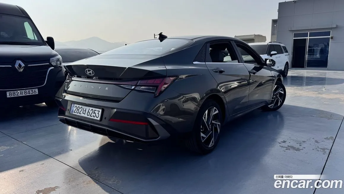 Hyundai AVANTE — фото 5