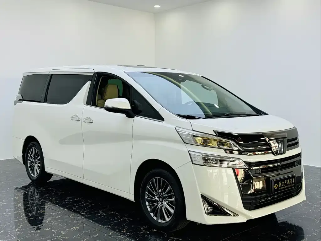 Toyota Vellfire — фото 3