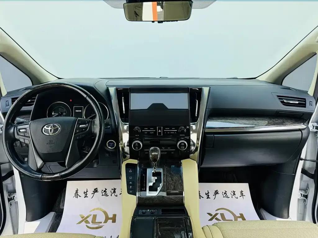 Toyota Vellfire — фото 5
