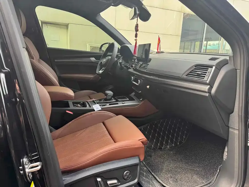 Audi Q5L 2024 из CN, фото 5
