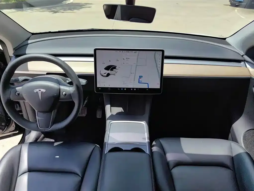 Tesla Model Y — фото 9