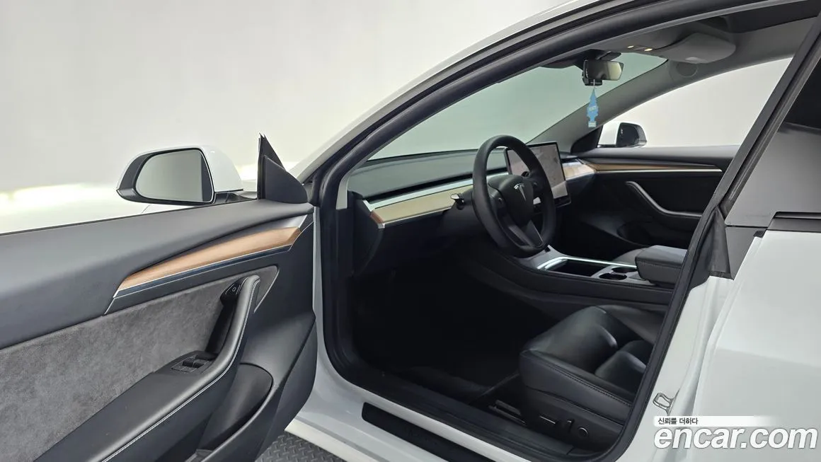 Tesla Model 3 — фото 10