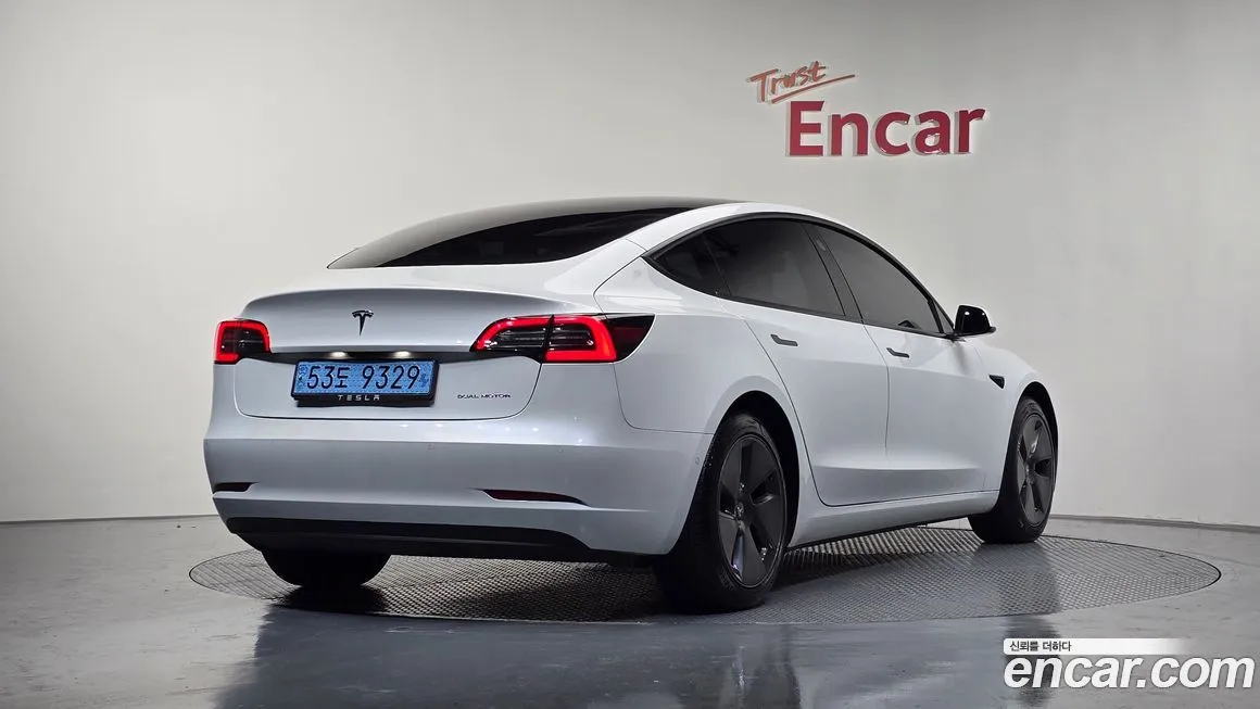 Tesla Model 3 — фото 2