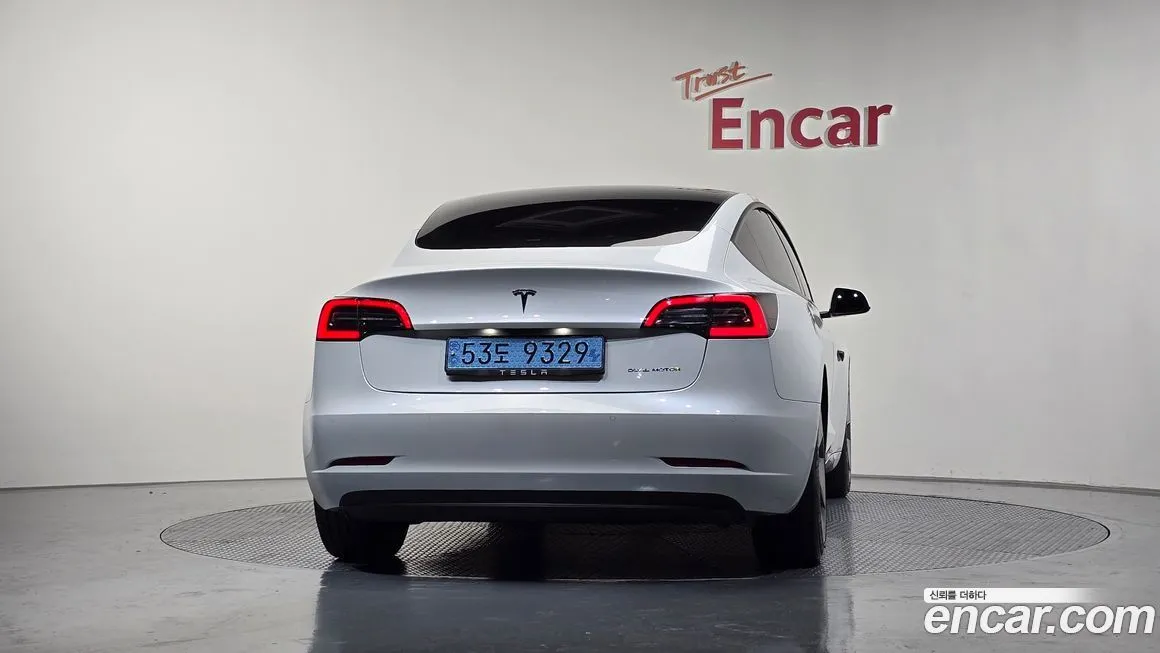 Tesla Model 3 — фото 4