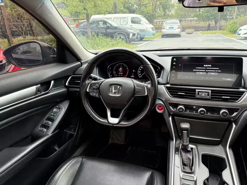 Honda Accord — фото 5