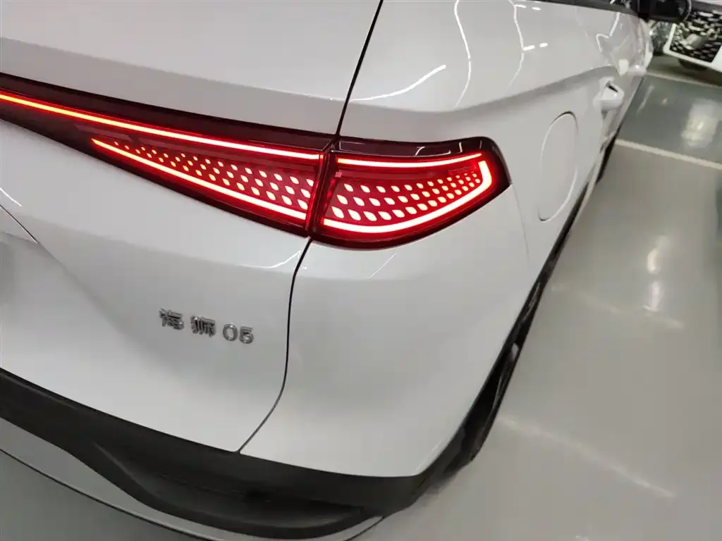 BYD Seal 05 DM-i — фото 8