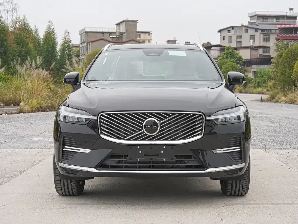Volvo XC60 — фото 2
