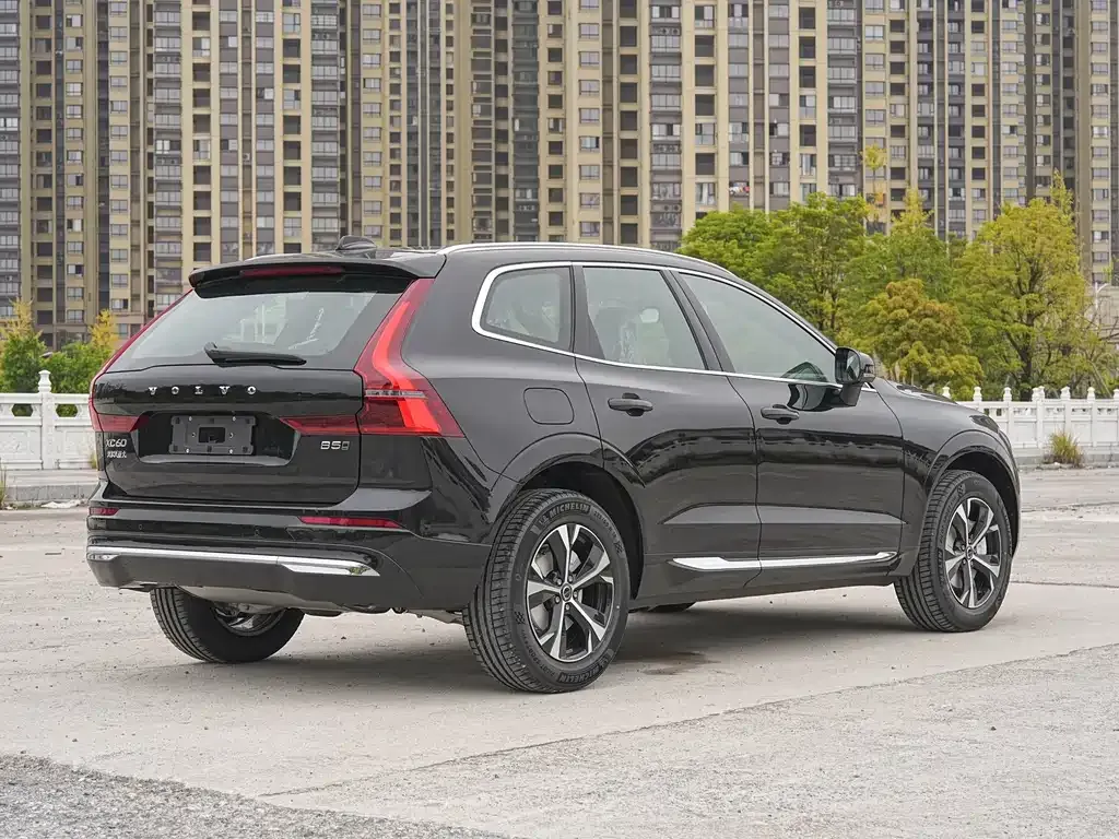 Volvo XC60 — фото 4