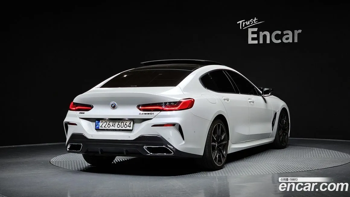 BMW 8-Series — фото 2