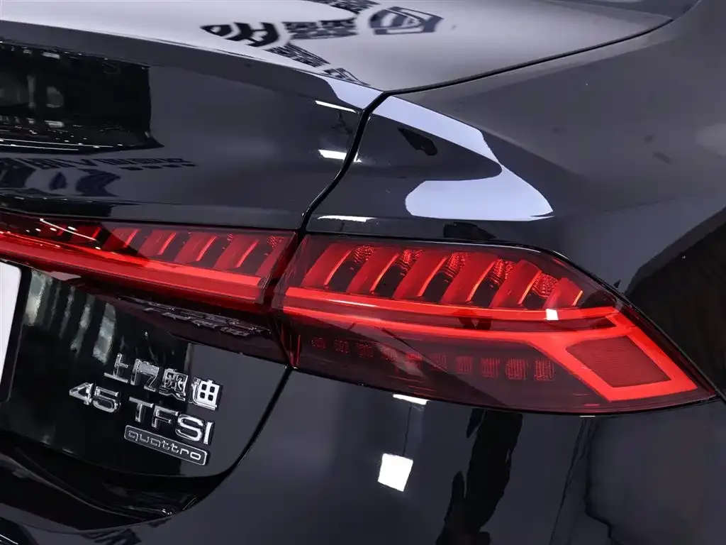 Audi A7L — фото 9