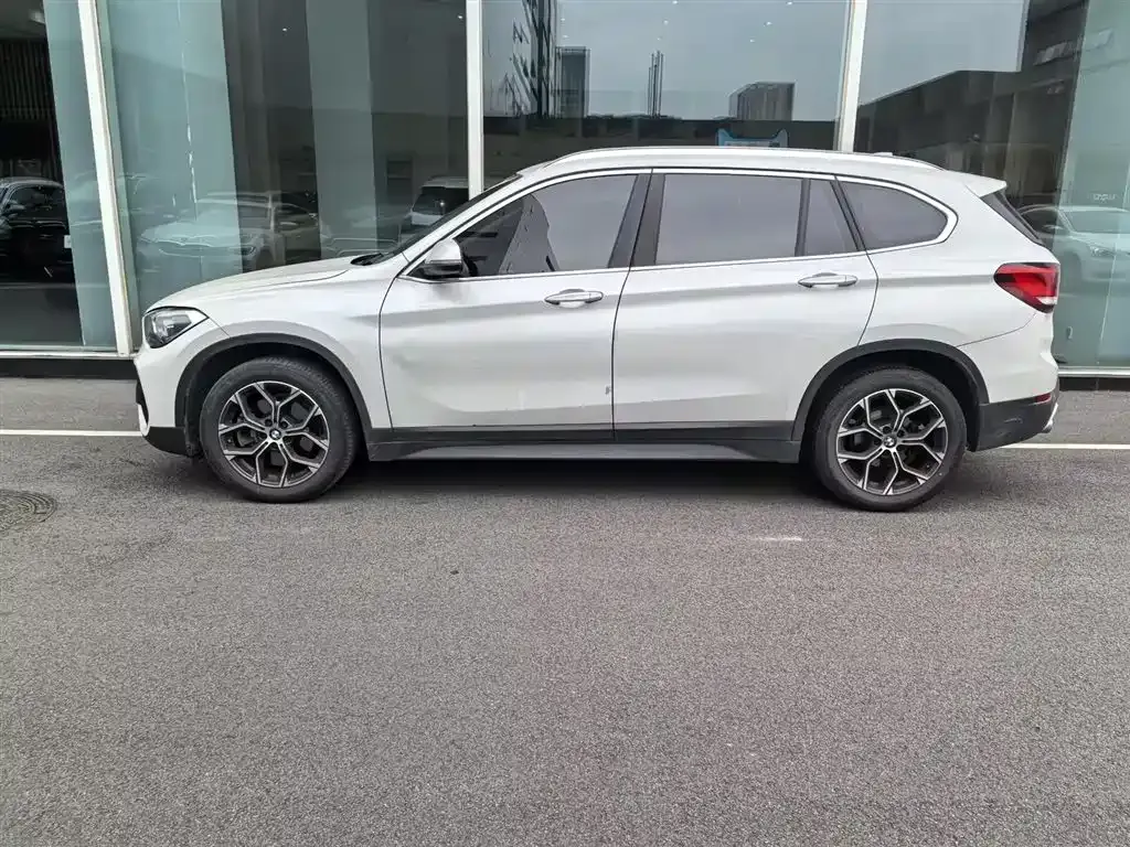 BMW X1 2021 из CN, фото 3
