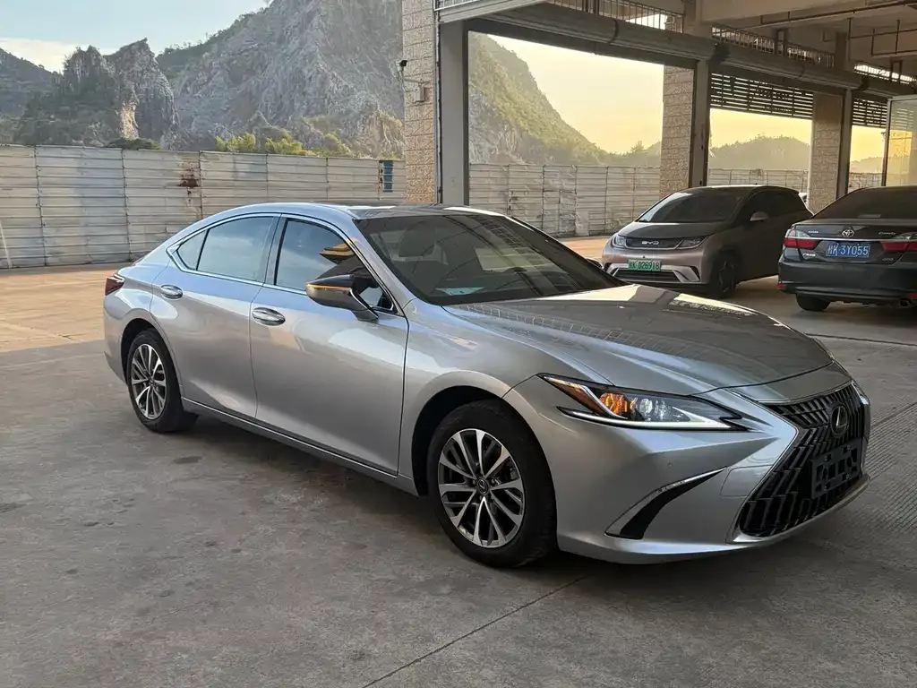 Lexus ES 2022 из CN, фото 1