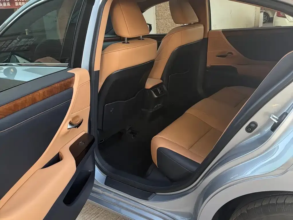 Lexus ES 2022 из CN, фото 5
