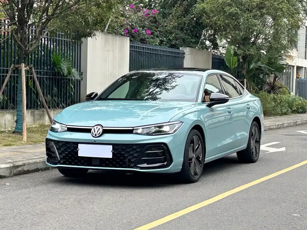 Volkswagen Passat — фото 1