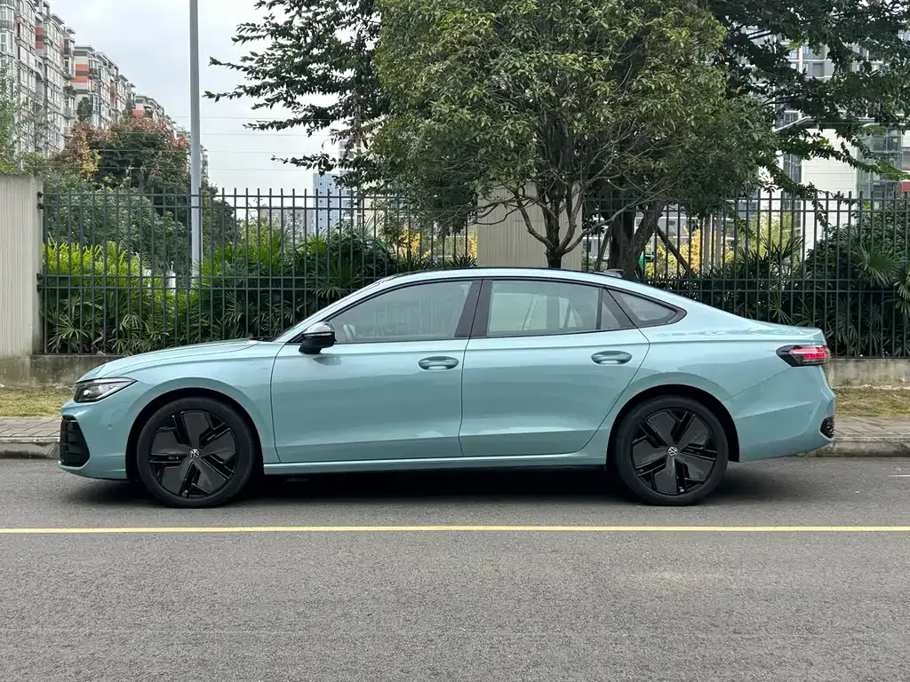 Volkswagen Passat — фото 4