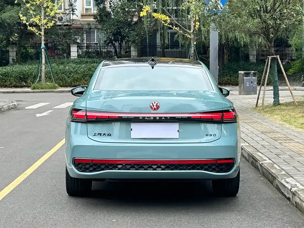 Volkswagen Passat — фото 8