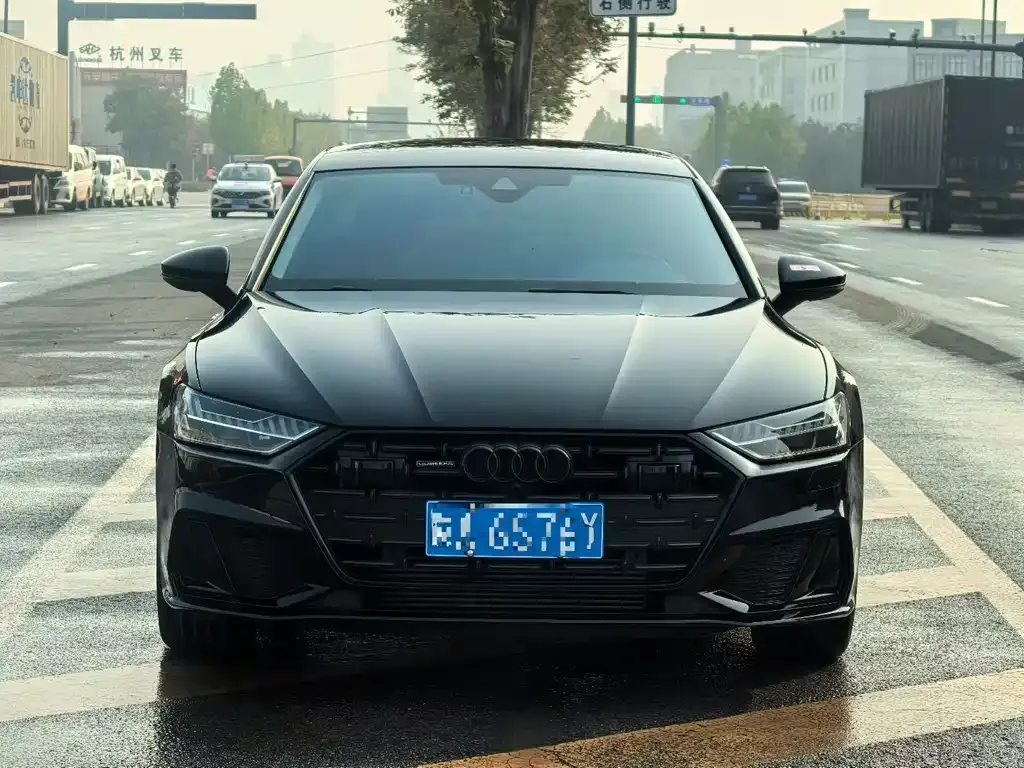 Audi A7L 2023 из CN, фото 2